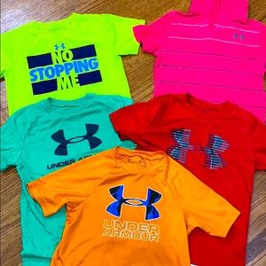 Under Armour lot of boys size 6/7 small T-Shirts